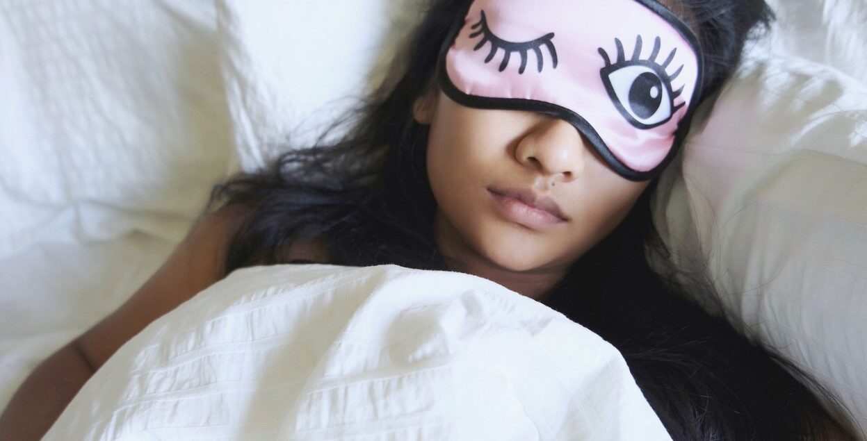 dormi doar pe jumătate